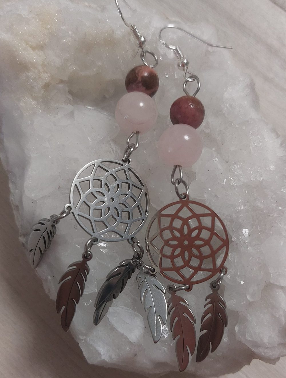 boucles quartz rose, rhodonite et attrape rêves- fait main