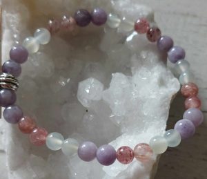 bracelet lune de ménopause - Synergie des pierres – Quartz Fraise, Pierre de Lune, Lépidolite