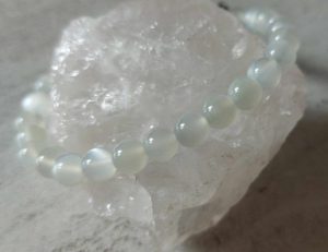 bracelet pierre de lune blanche -féminin sacré -cycles féminins