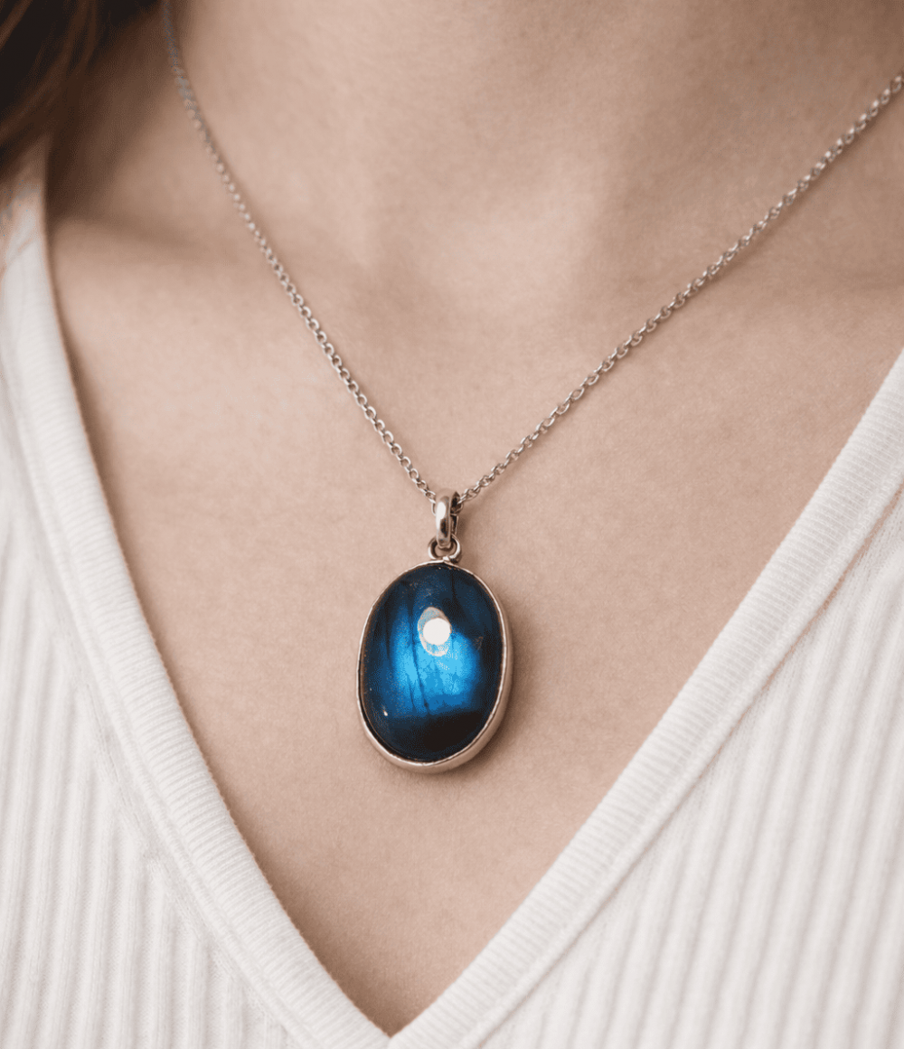 collier labradorite reflet bleu
