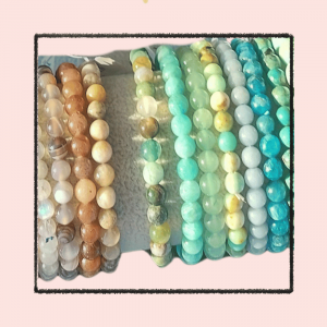 bijoux en pierres Boutique de pierres naturelles et lithothérapie à Dunkerque, spécialisée dans les bijoux en pierres naturelles, pierres brutes, minéraux, cristaux, géodes et pierres roulées.